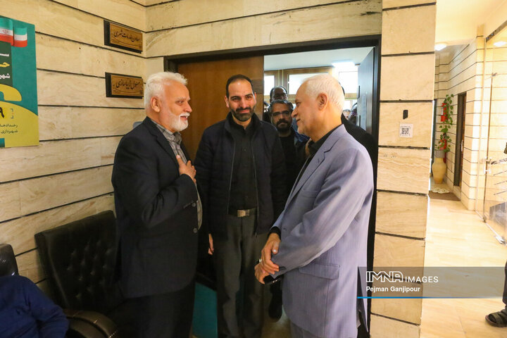 بازدید شهردار اصفهان از خدمت‌رسانی شهرداری‌ها به شهروندان