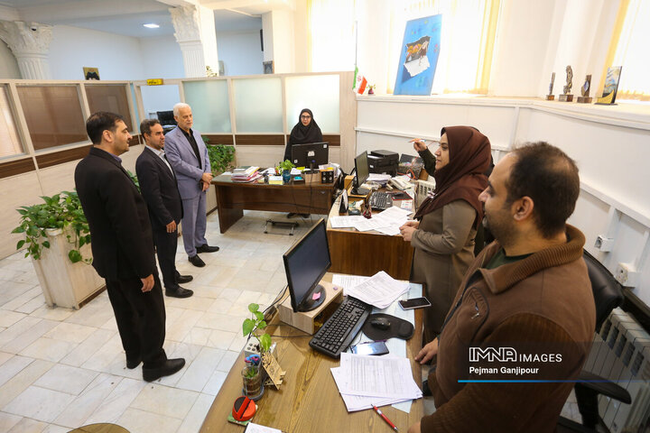 بازدید شهردار اصفهان از خدمت‌رسانی شهرداری‌ها به شهروندان