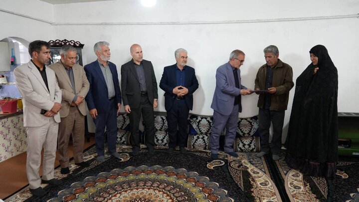 دشمن برای فرار از شکست‌، مردم بی‌گناه را هدف گرفت