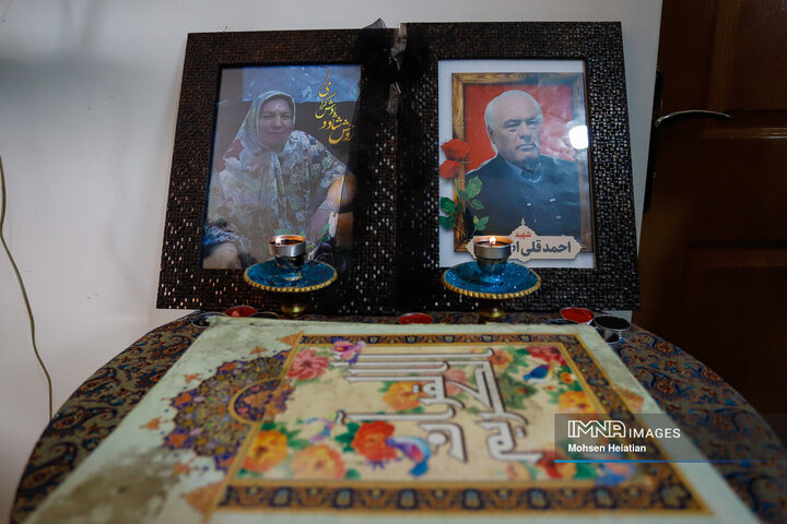 دیدار جمعی از اعضای شورای شهر اصفهان با خانواده شهدای جنگ رمضان