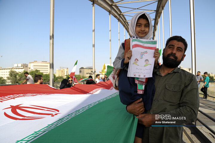 زنجیره انسانی بر روی پل سفید اهواز