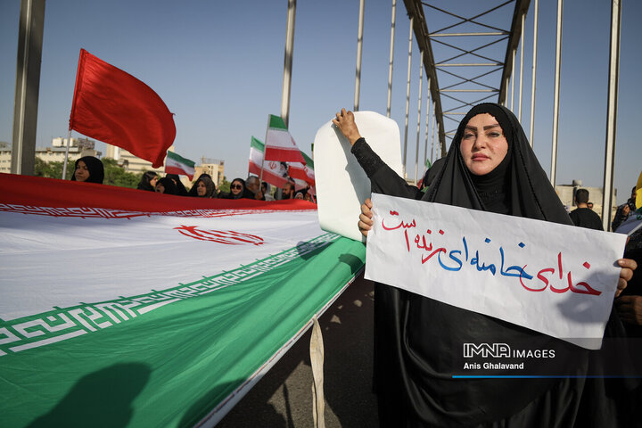 زنجیره انسانی بر روی پل سفید اهواز