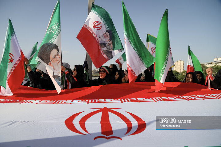 زنجیره انسانی بر روی پل سفید اهواز