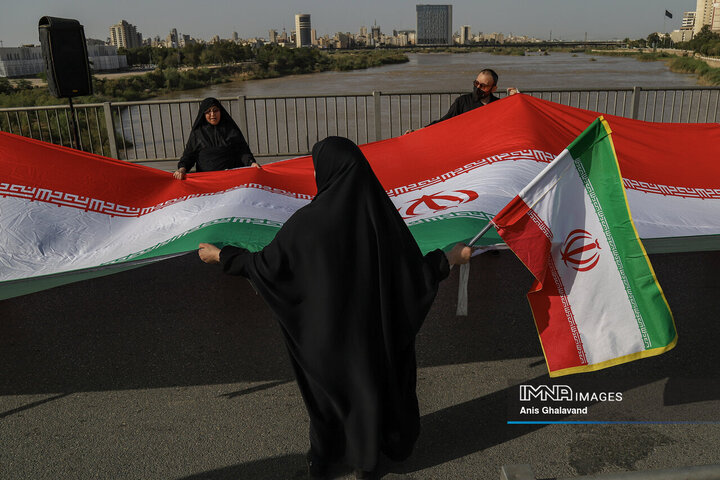 زنجیره انسانی بر روی پل سفید اهواز
