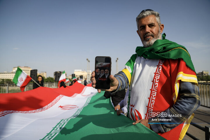 زنجیره انسانی بر روی پل سفید اهواز