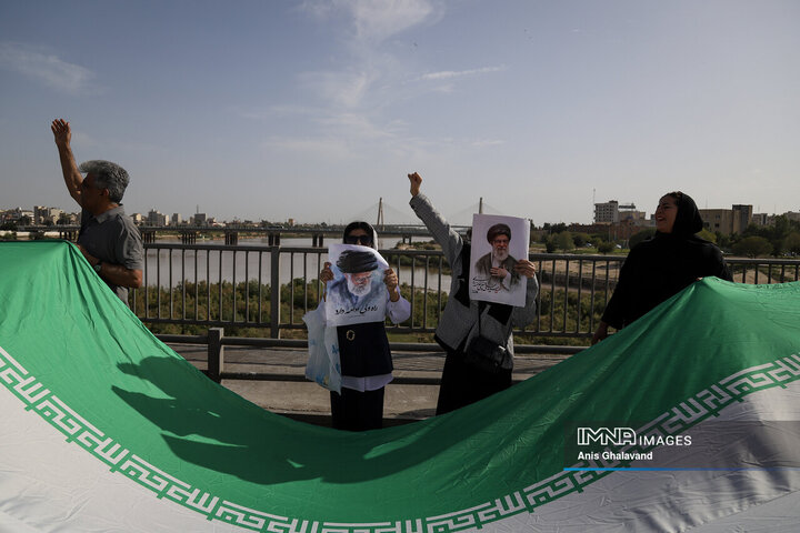 زنجیره انسانی بر روی پل سفید اهواز