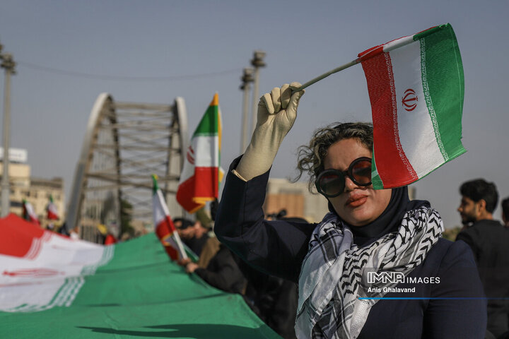 زنجیره انسانی بر روی پل سفید اهواز