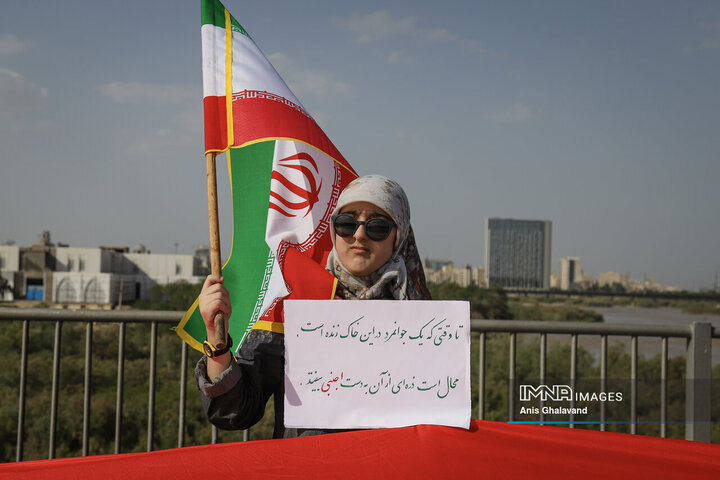 زنجیره انسانی بر روی پل سفید اهواز