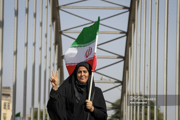 زنجیره انسانی بر روی پل سفید اهواز