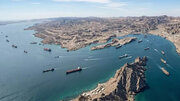تنگه هرمز همچنان در قبضه ایران/ جهان در انتظار تایید تهران برای عبور ۸۰۰ کشتی