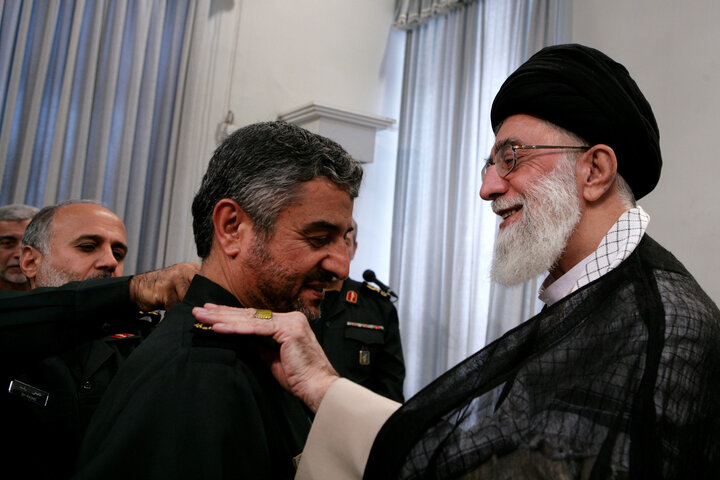 اعطای درجه سرلشکری فرمانده کل جدید سپاه پاسداران انقلاب اسلامی - شهریور 1386