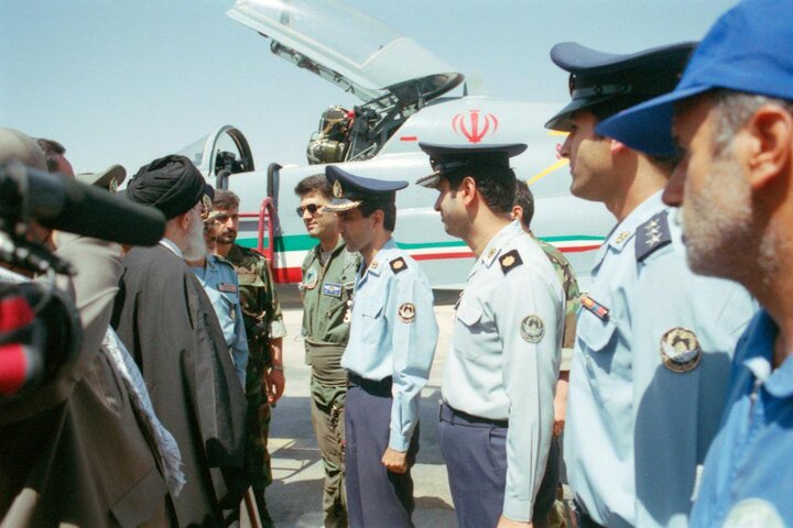 مراسم مشترک‌ نیروهای‌ مسلح‌ در استان‌ همدان - تیر 1383