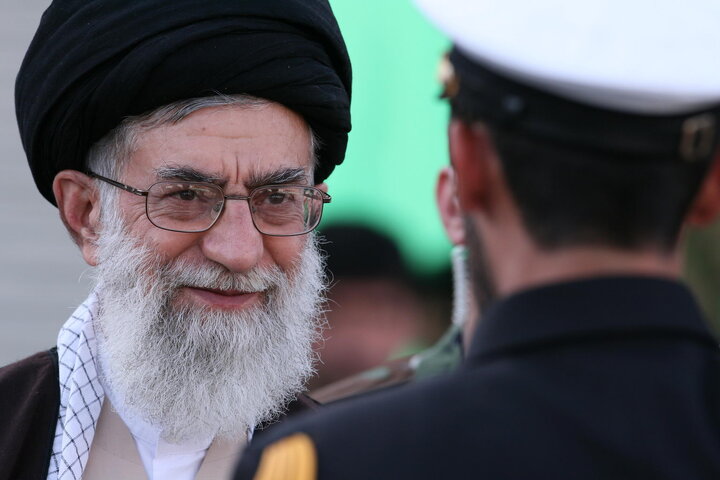حضور رهبر انقلاب در دانشکده افسری امام علی (ع) - مهر 1387