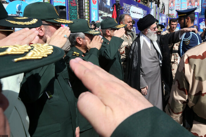 حضور رهبر انقلاب در دانشکده افسری امام علی (ع) - مهر 1387