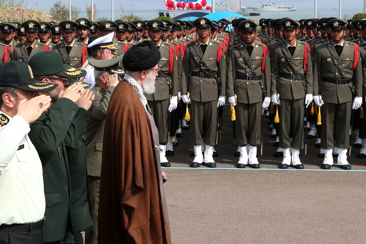 مراسم تحلیف و دانش‌آموختگی دانشجویان دانشگاه‌های افسری ارتش جمهوری اسلامی ایران - مهر 1394