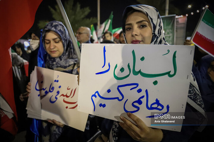 اجتماع مردمی در چهلمین شب شهادت امامِ قائدِ شهید اهواز