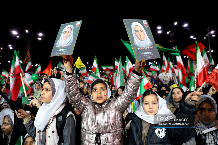 گرامیداشت چهلمین روز شهادت قائد امت و دانش‌آموزان میناب در همدان