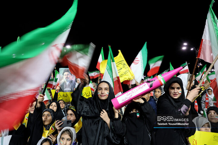 گرامیداشت چهلمین روز شهادت قائد امت و دانش‌آموزان میناب در همدان