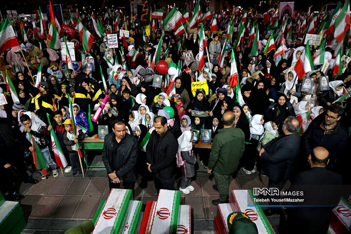 گرامیداشت چهلمین روز شهادت قائد امت و دانش‌آموزان میناب در همدان