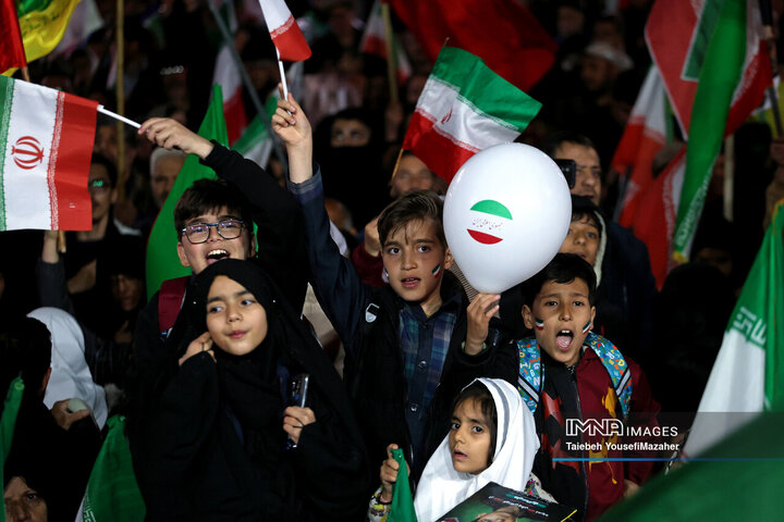 گرامیداشت چهلمین روز شهادت قائد امت و دانش‌آموزان میناب در همدان