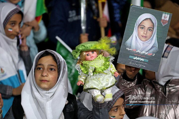 گرامیداشت چهلمین روز شهادت قائد امت و دانش‌آموزان میناب در همدان