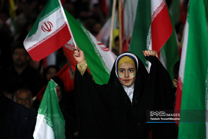 گرامیداشت چهلمین روز شهادت قائد امت و دانش‌آموزان میناب در همدان