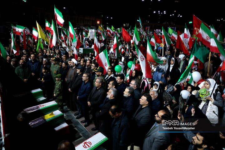 گرامیداشت چهلمین روز شهادت قائد امت و دانش‌آموزان میناب در همدان