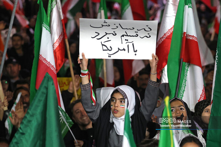 گرامیداشت چهلمین روز شهادت قائد امت و دانش‌آموزان میناب در همدان