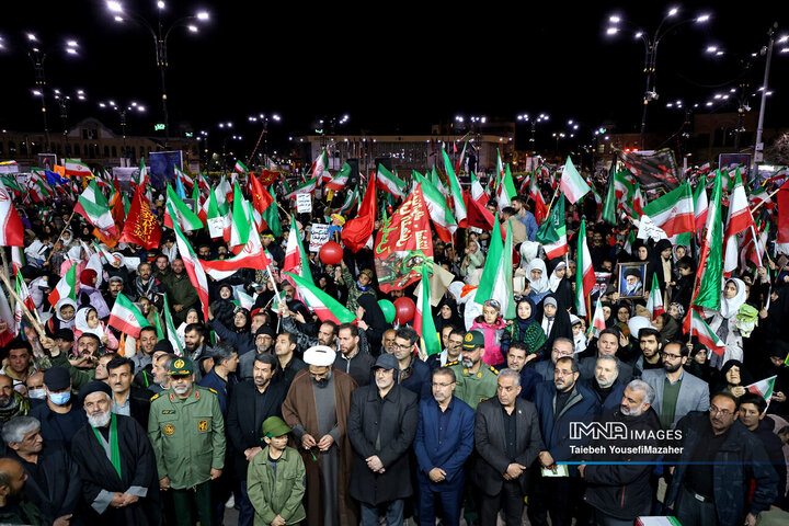 گرامیداشت چهلمین روز شهادت قائد امت و دانش‌آموزان میناب در همدان