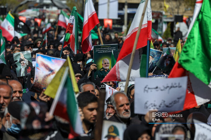 اراک در سوگ چهلمین روز شهادت رهبر شهید انقلاب اسلامی