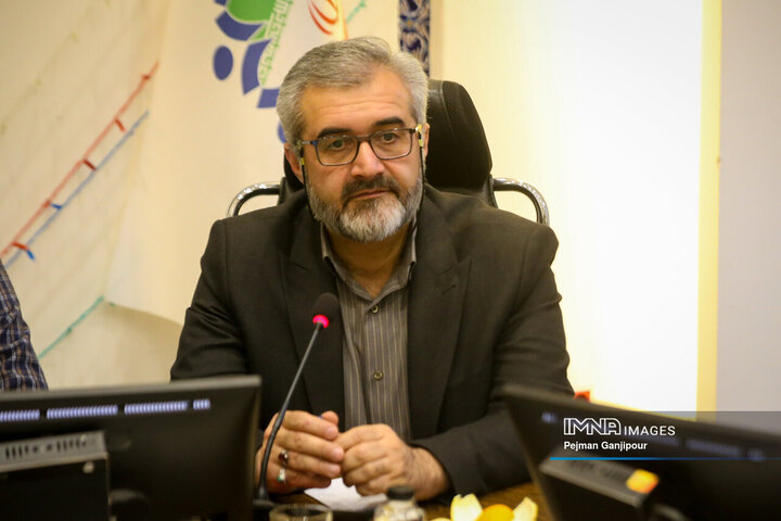 جلسه مدیران شهری اصفهان در خصوص بازسازی مناطق آسیب دیده جنگ رمضان