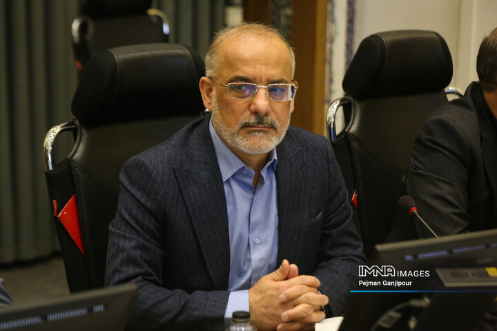 جلسه مدیران شهری اصفهان در خصوص بازسازی مناطق آسیب دیده جنگ رمضان