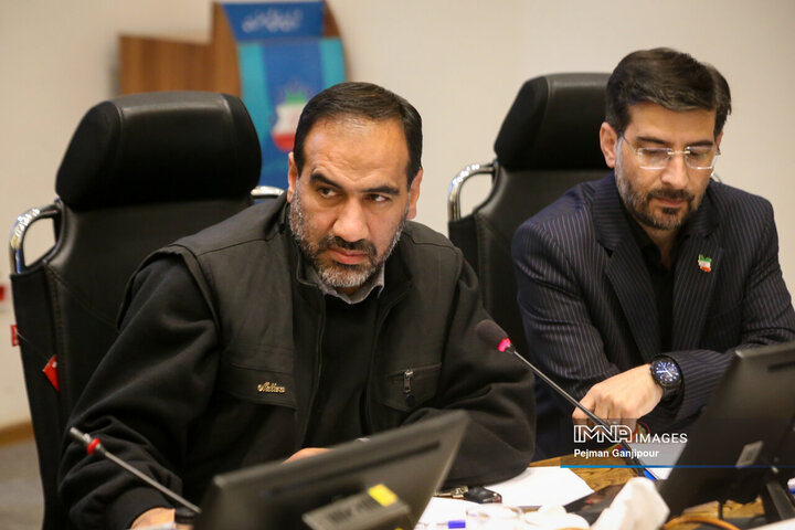 جلسه مدیران شهری اصفهان در خصوص بازسازی مناطق آسیب دیده جنگ رمضان