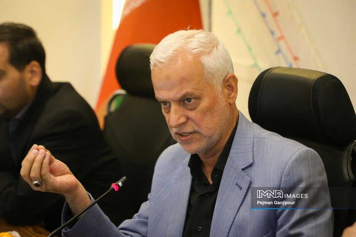 جلسه مدیران شهری اصفهان در خصوص بازسازی مناطق آسیب دیده جنگ رمضان