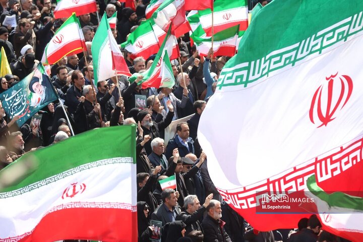آغاز اجتماع امام‌رضایی‌ها در تهران؛ تجدید بیعت مردم با رهبر انقلاب