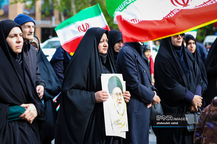 تجمع کادر درمان اصفهان در اربعین شهادت رهبر معظم انقلاب