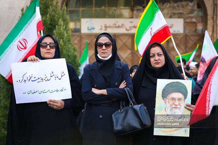 تجمع کادر درمان اصفهان در اربعین شهادت رهبر معظم انقلاب