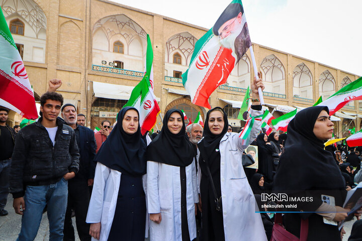تجمع کادر درمان اصفهان در اربعین شهادت رهبر معظم انقلاب