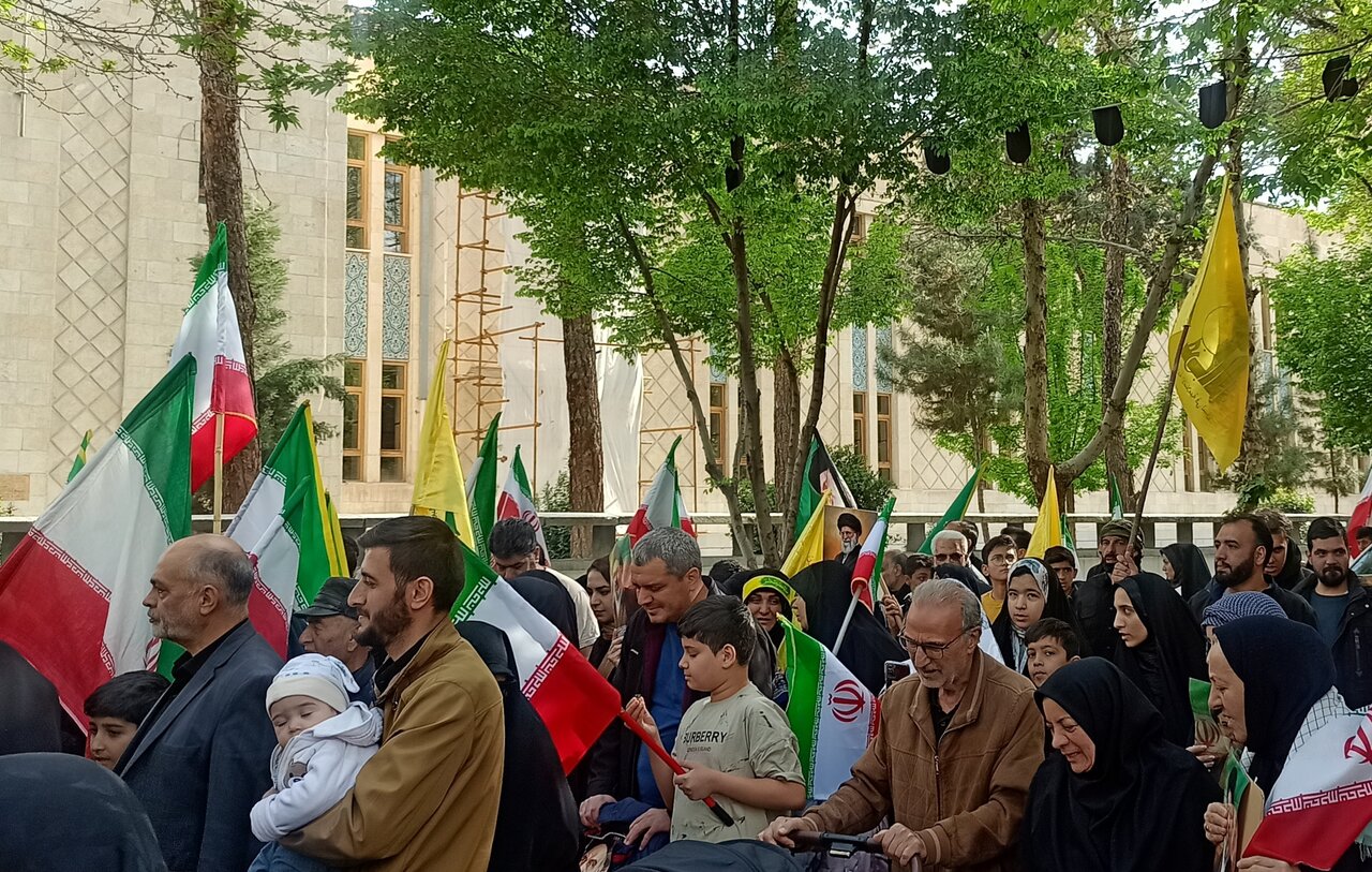 بعد از تو زندهایم تا خون تو بدون منتقم نماند