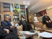 وزیر علوم با خانواده شهیدان لاریجانی، خطیب و امیر موسوی دیدار کرد 
