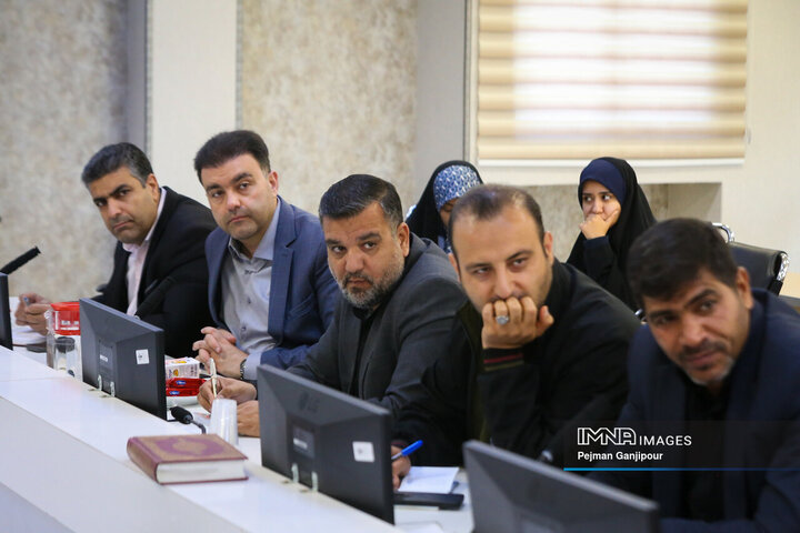 جلسه مشترک مسئولین کمیته های انتخابات و مدیران مناطق هجده‌گانه شهرستان اصفهان