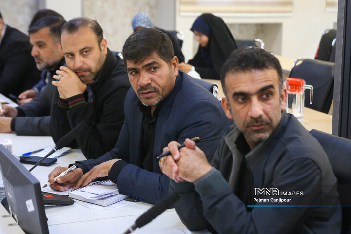 جلسه مشترک مسئولین کمیته های انتخابات و مدیران مناطق هجده‌گانه شهرستان اصفهان