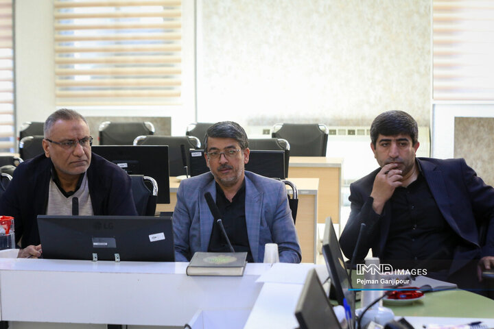 جلسه مشترک مسئولین کمیته های انتخابات و مدیران مناطق هجده‌گانه شهرستان اصفهان