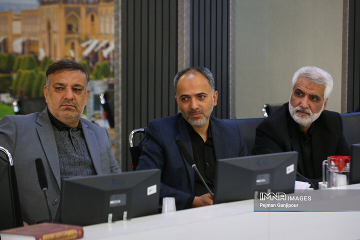 جلسه مشترک مسئولین کمیته های انتخابات و مدیران مناطق هجده‌گانه شهرستان اصفهان