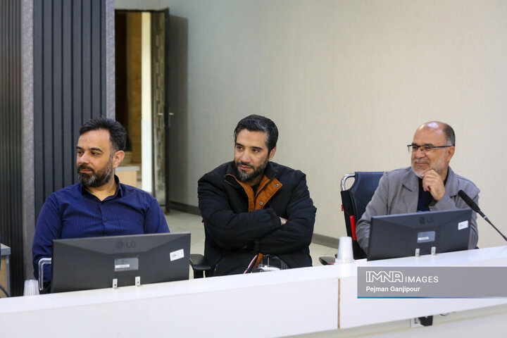 جلسه مشترک مسئولین کمیته های انتخابات و مدیران مناطق هجده‌گانه شهرستان اصفهان