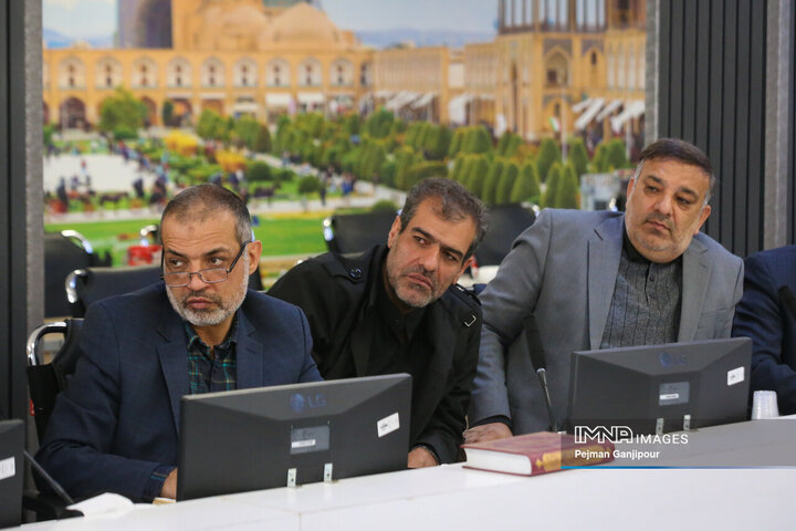 جلسه مشترک مسئولین کمیته های انتخابات و مدیران مناطق هجده‌گانه شهرستان اصفهان