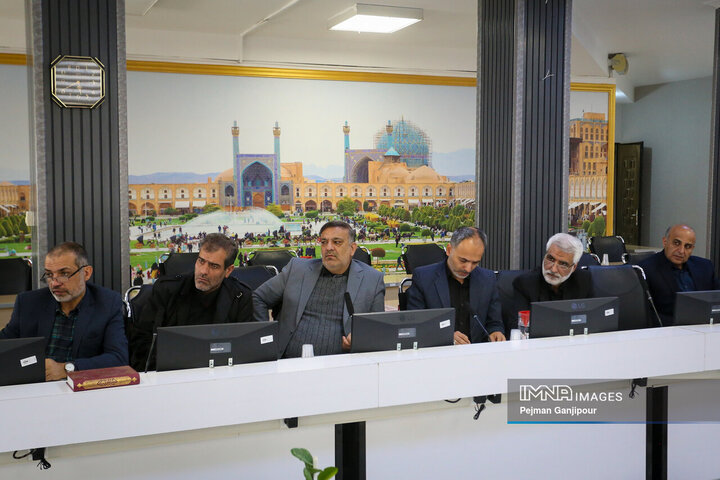 جلسه مشترک مسئولین کمیته های انتخابات و مدیران مناطق هجده‌گانه شهرستان اصفهان