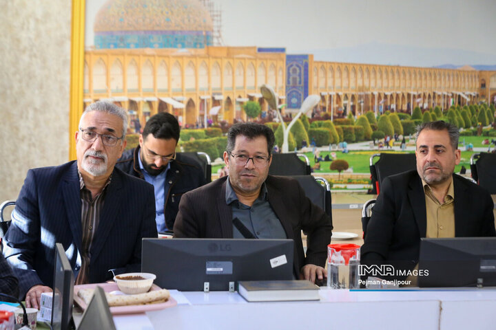 جلسه مشترک مسئولین کمیته های انتخابات و مدیران مناطق هجده‌گانه شهرستان اصفهان