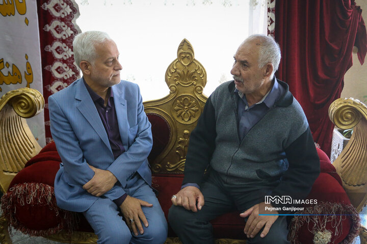 دیدار شهردار اصفهان با خانوادگان آسیب‌دیده جنگ رمضان