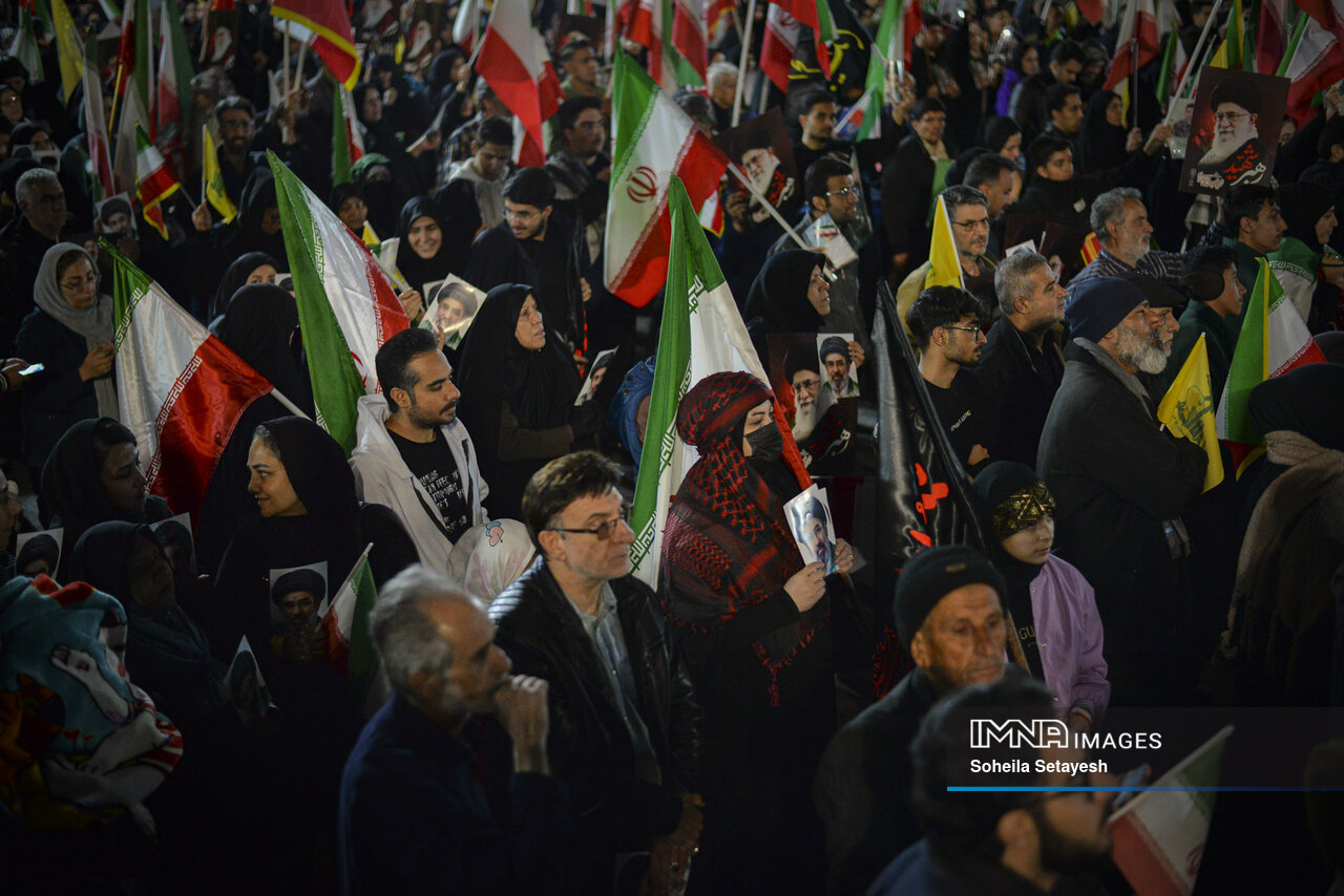 ایران پس از سوگ پدر در پناه غیرت